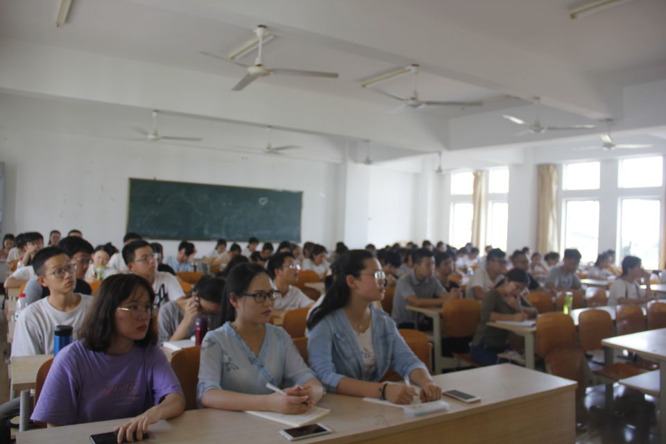 青年之声・文学院“天涯人文：弘扬中华优秀传统文化”系列讲座之《&lt 资治通鉴・唐纪&gt 与&lt 