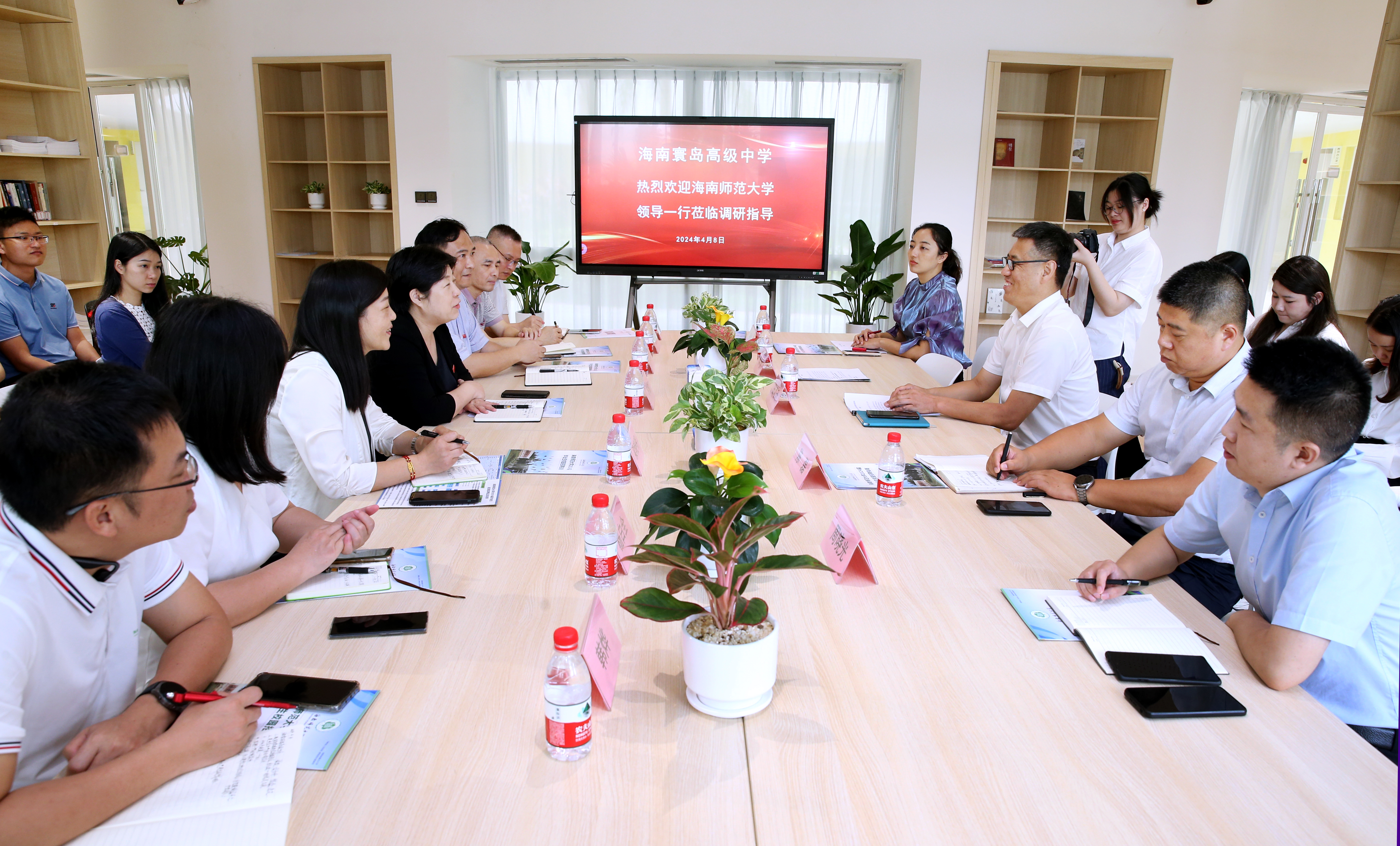 许玫带队开展“访企拓岗”促就业活动