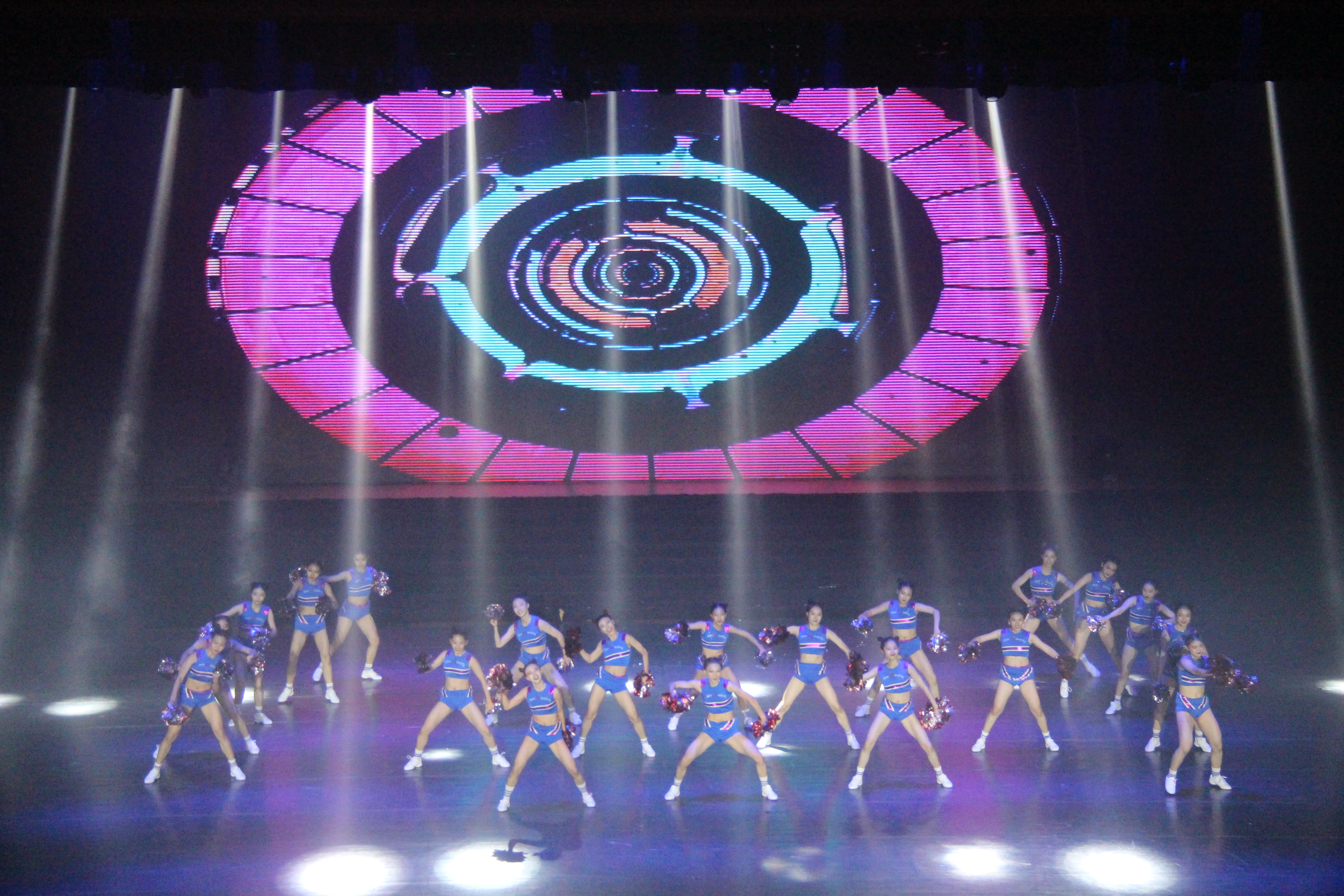 音乐学院参加舞动青春,健康快乐”啦啦队大赛