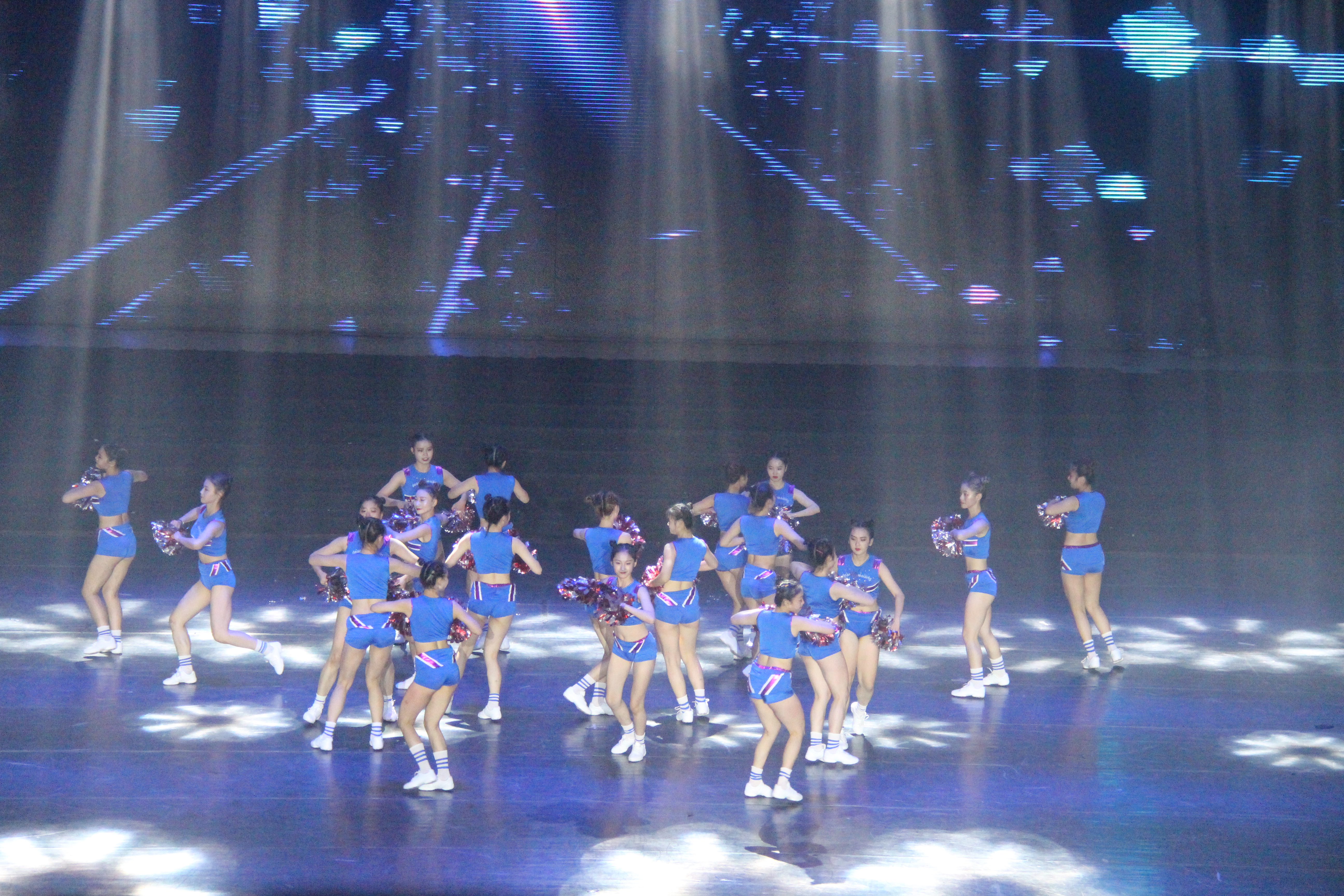 音乐学院参加舞动青春,健康快乐”啦啦队大赛