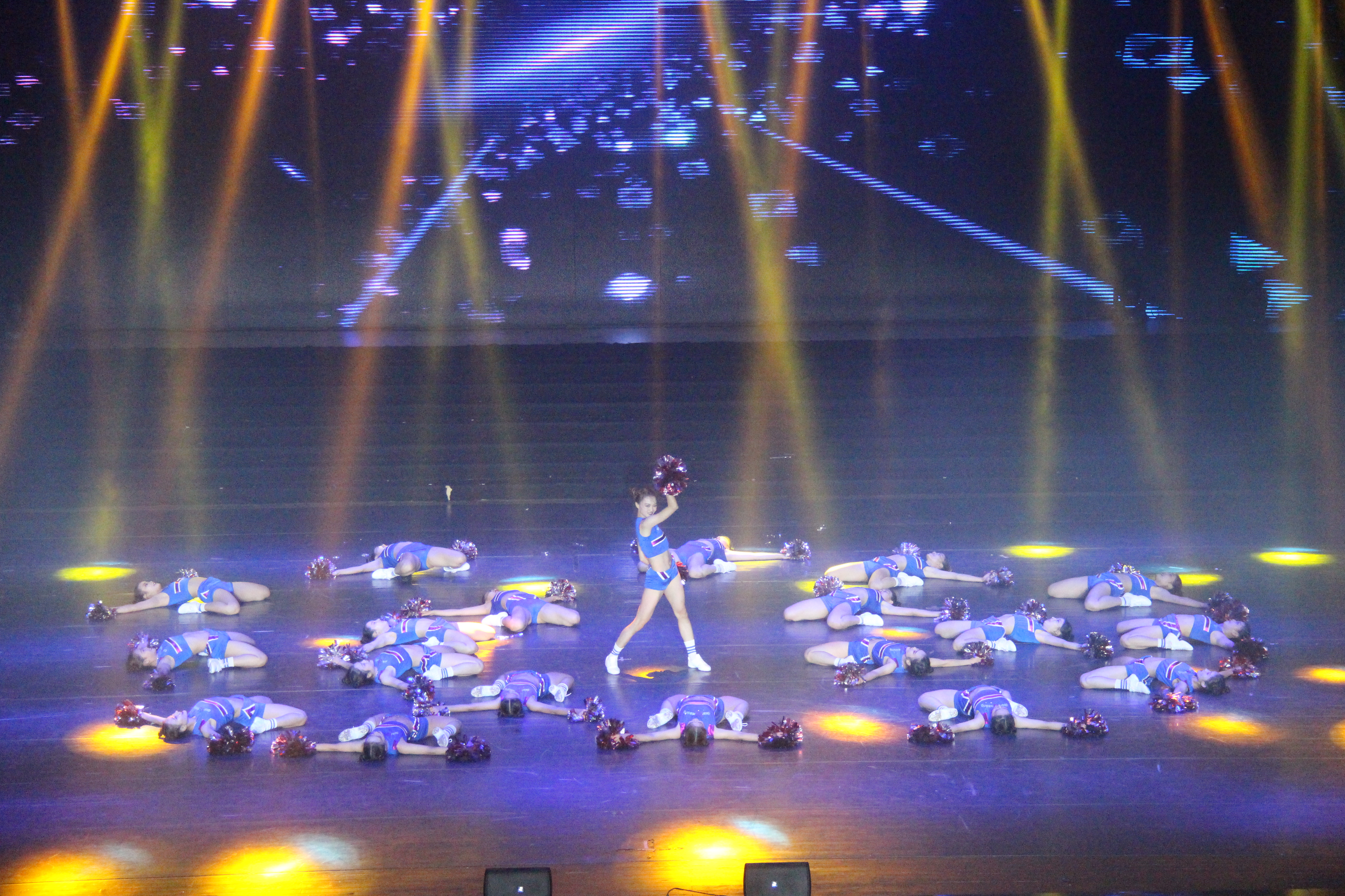 音乐学院参加舞动青春,健康快乐”啦啦队大赛