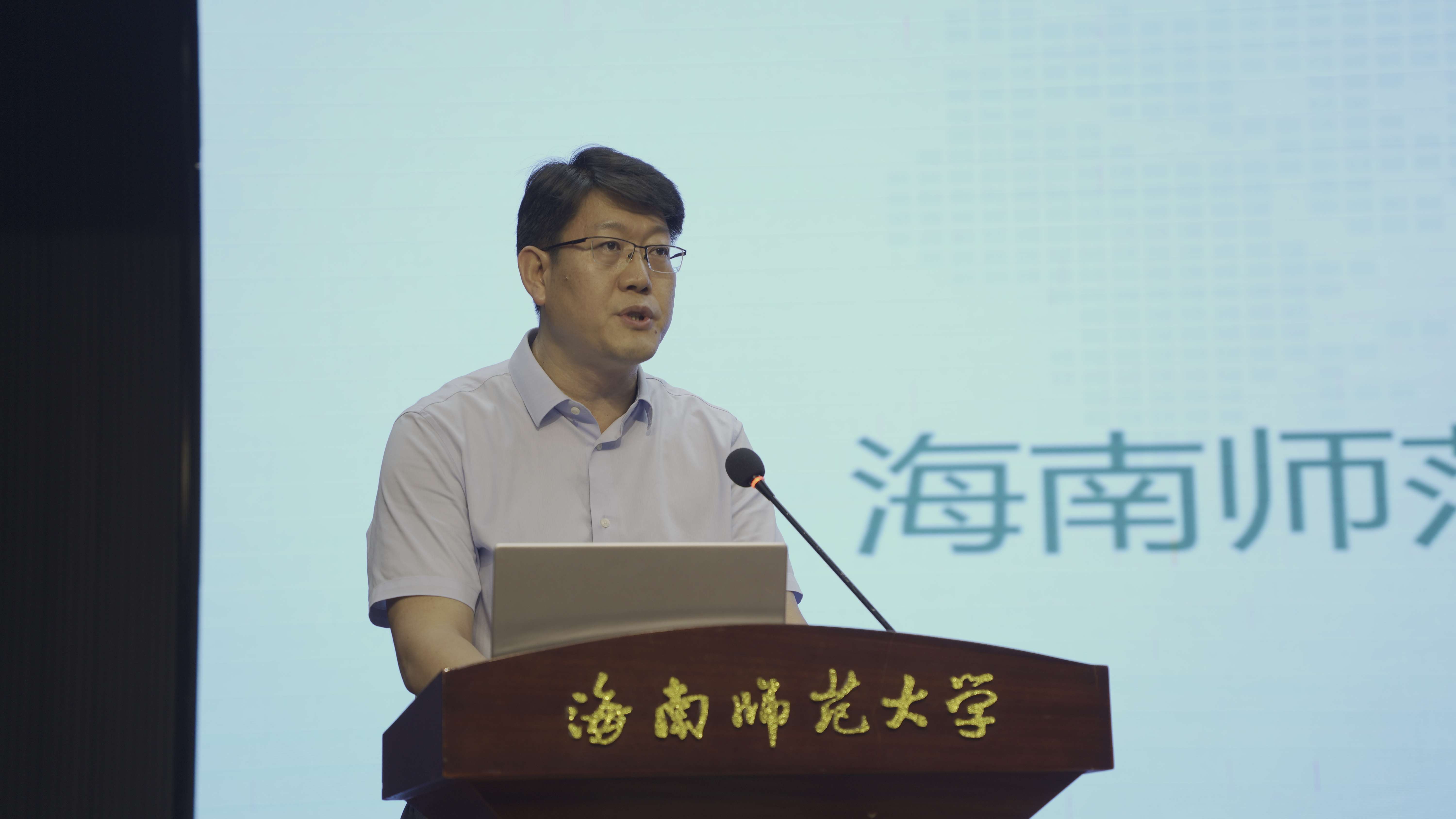 保亭县2022年“招才引智校园行”宣讲活动在我校举办