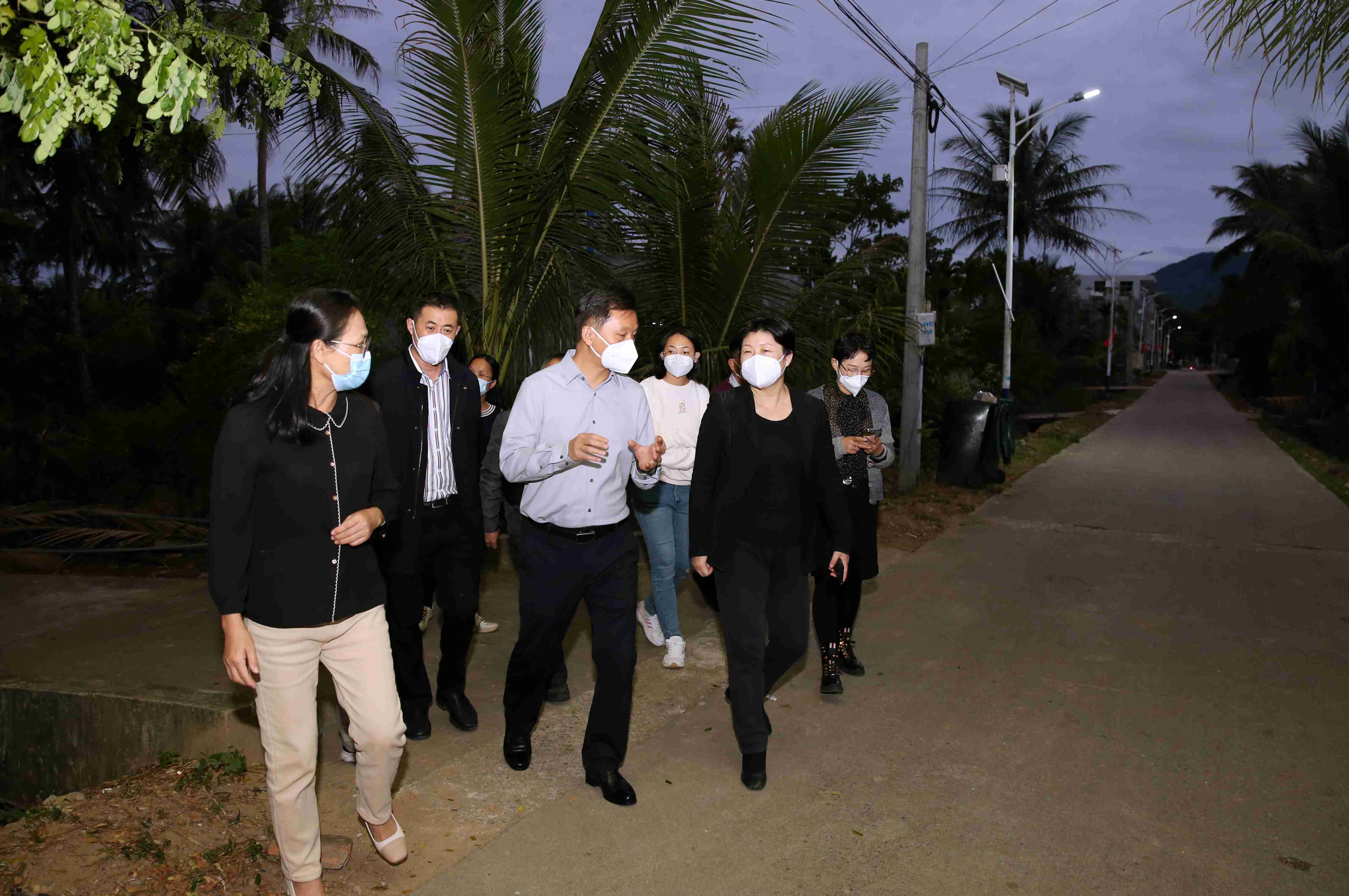 校领导带队调研乡村振兴工作并看望驻村干部和慰问困难群众