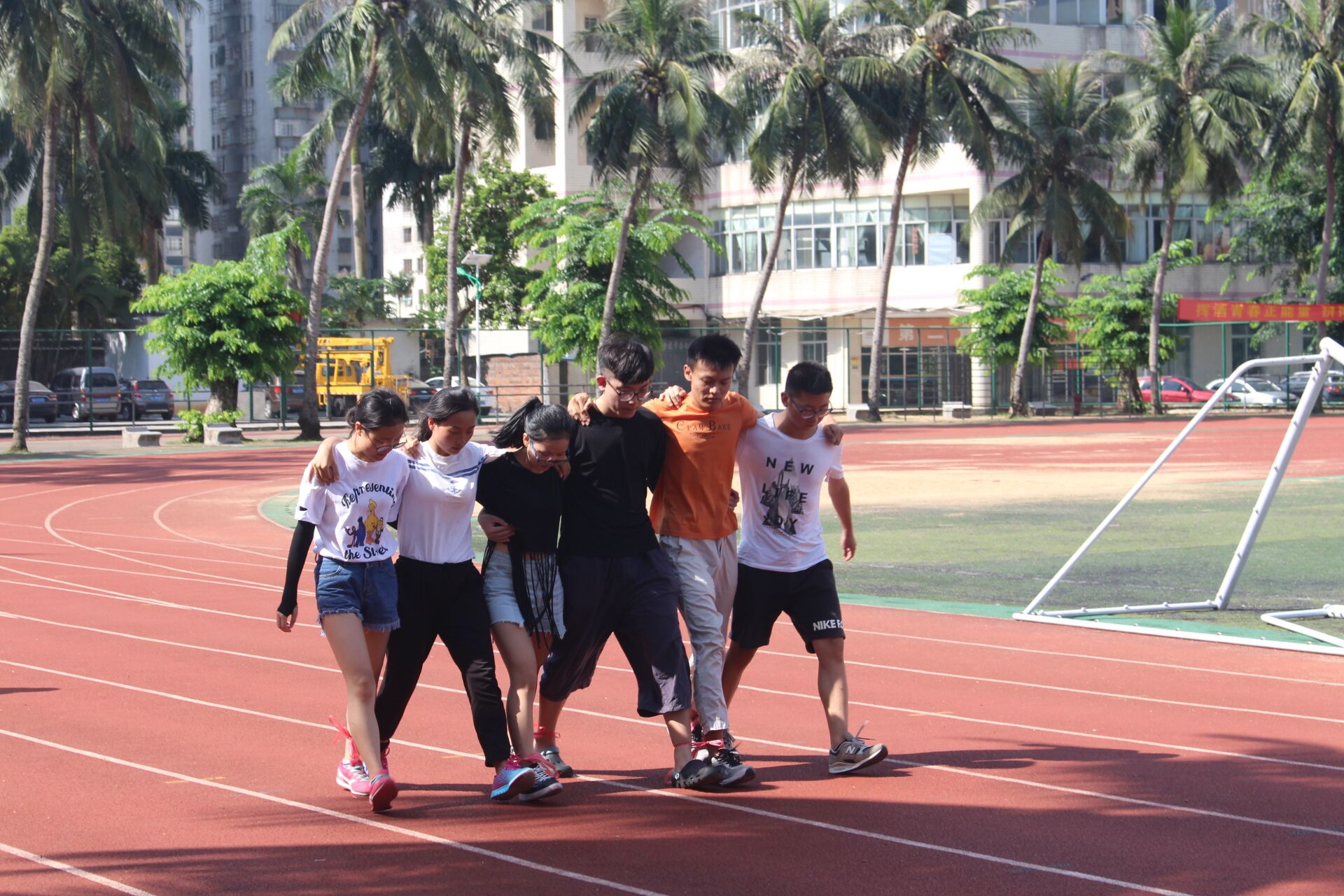 青年之声・骄阳似火，我心似光，三走依旧－－记物理与电子工程学院趣味运动会