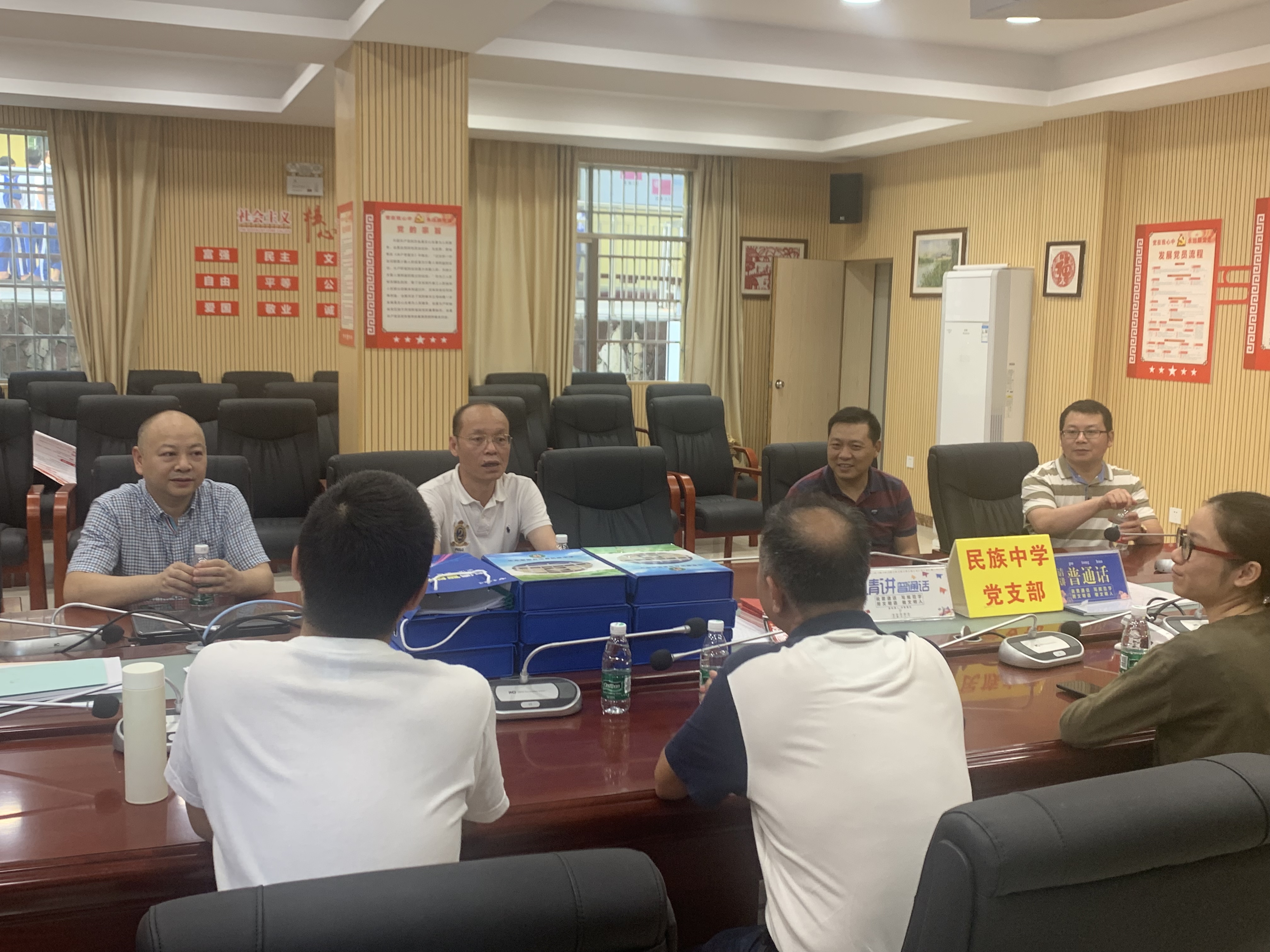 教务处领导深入顶岗支教实习学校巡查