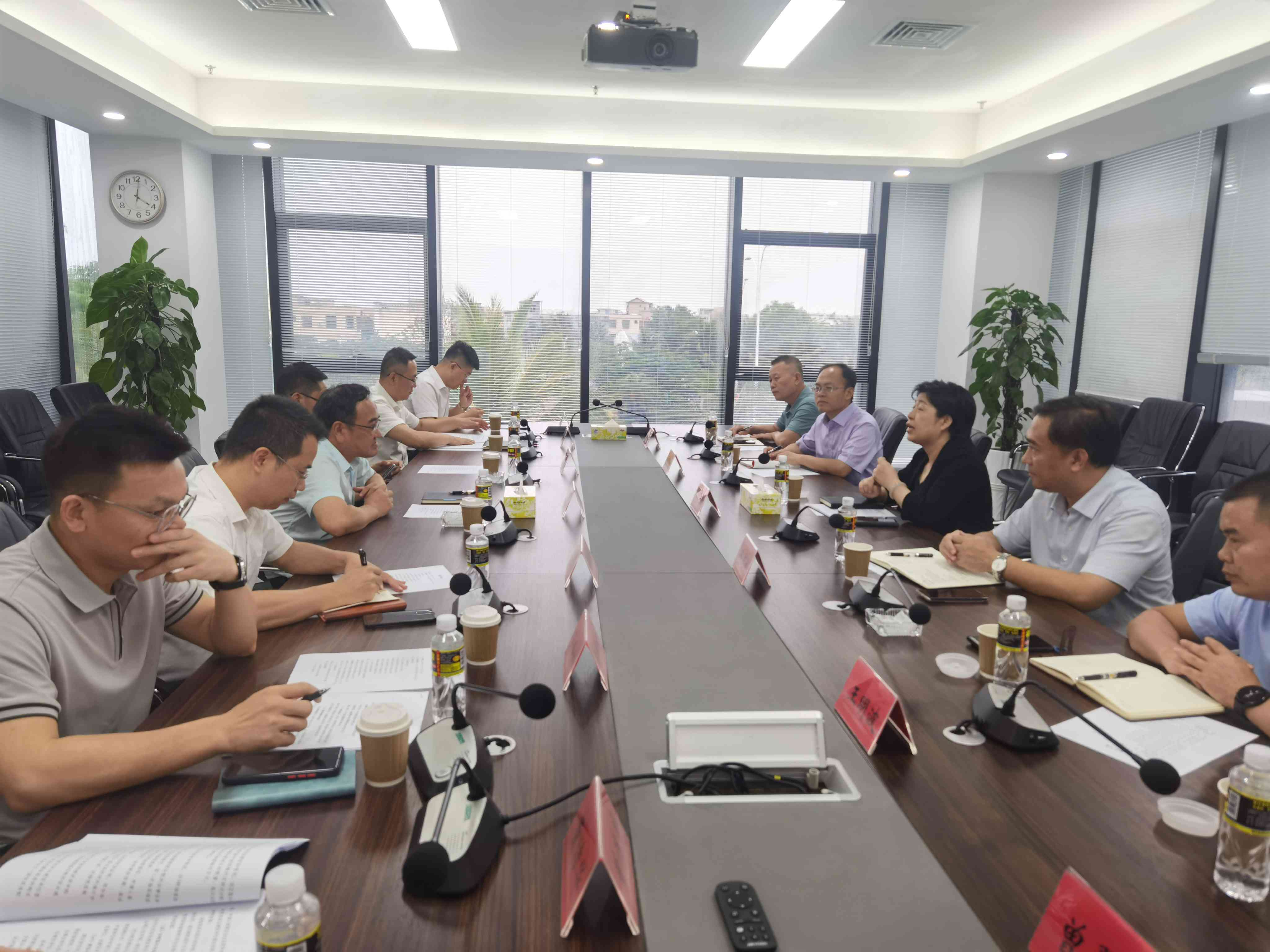 许玫带队到江东新区管理局调研座谈