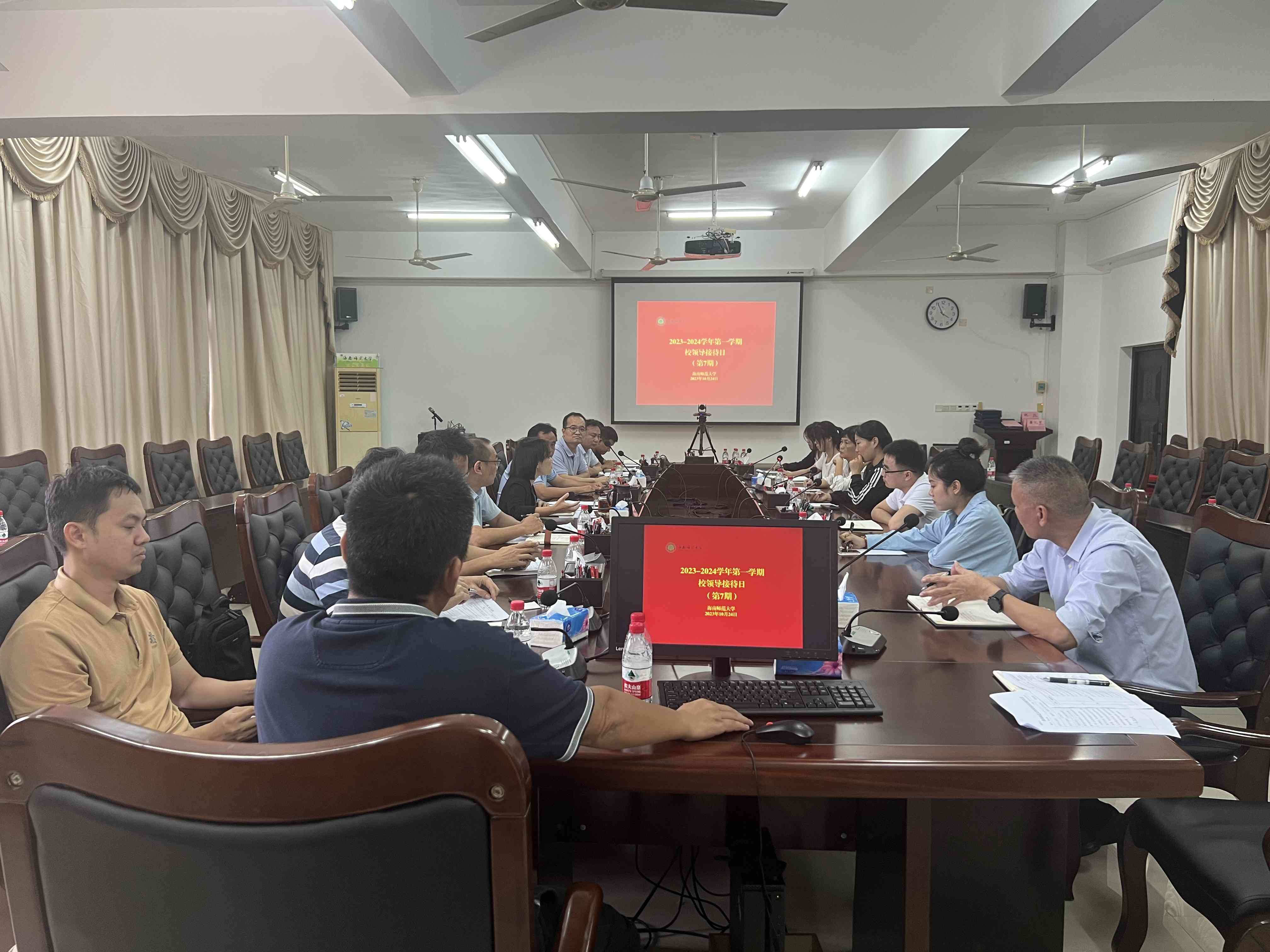 我校开展本学期第七次“校领导接待日”活动