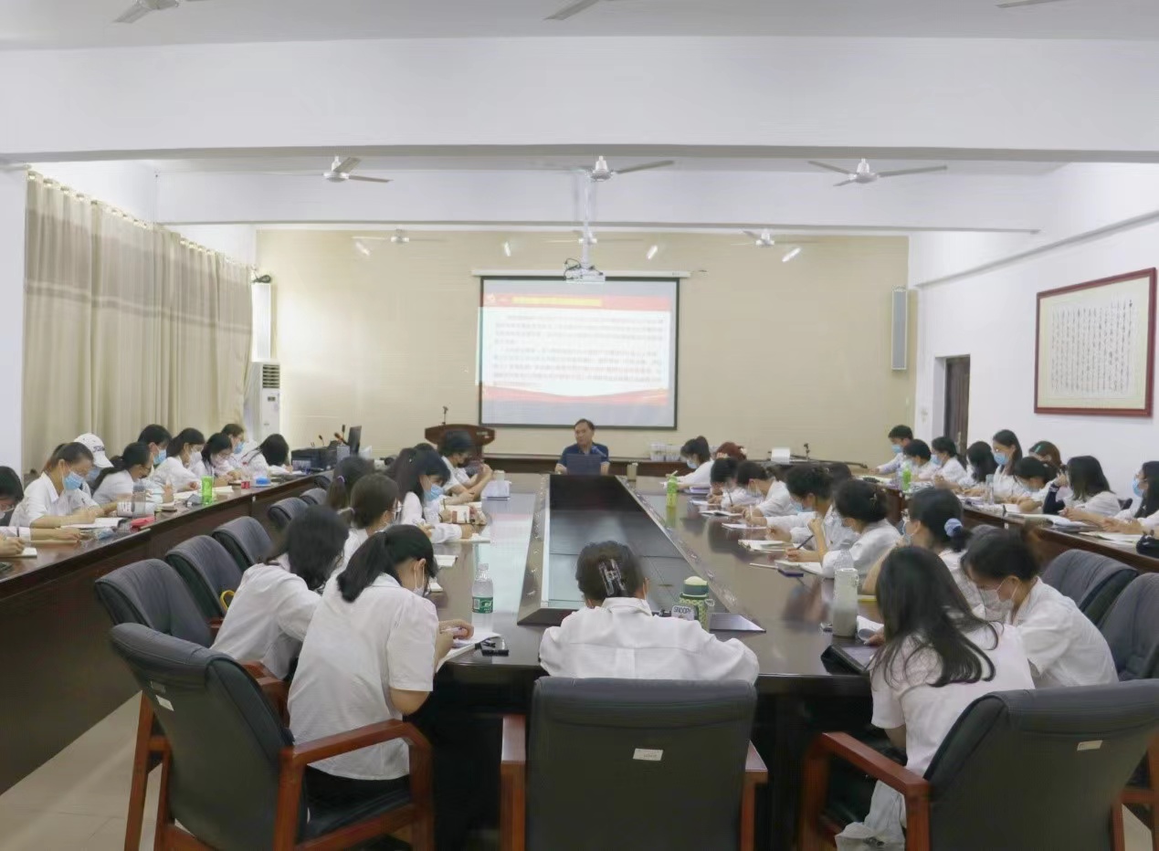 继往开来勇担当，扬帆奋进自贸港 ――文学院开展学习贯彻海南省第八次党代会精神专题党课教育活动  