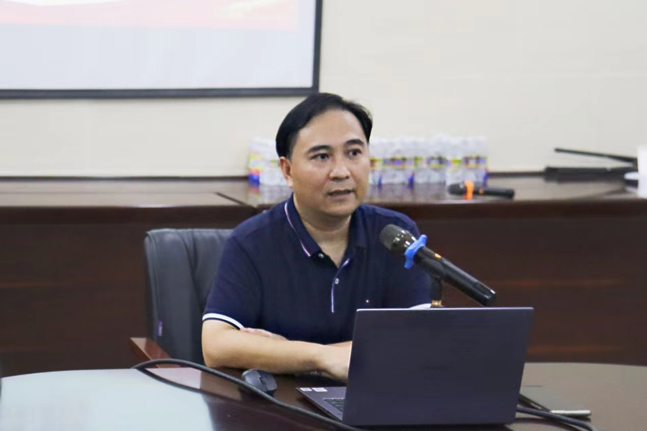 继往开来勇担当，扬帆奋进自贸港 ――文学院开展学习贯彻海南省第八次党代会精神专题党课教育活动  