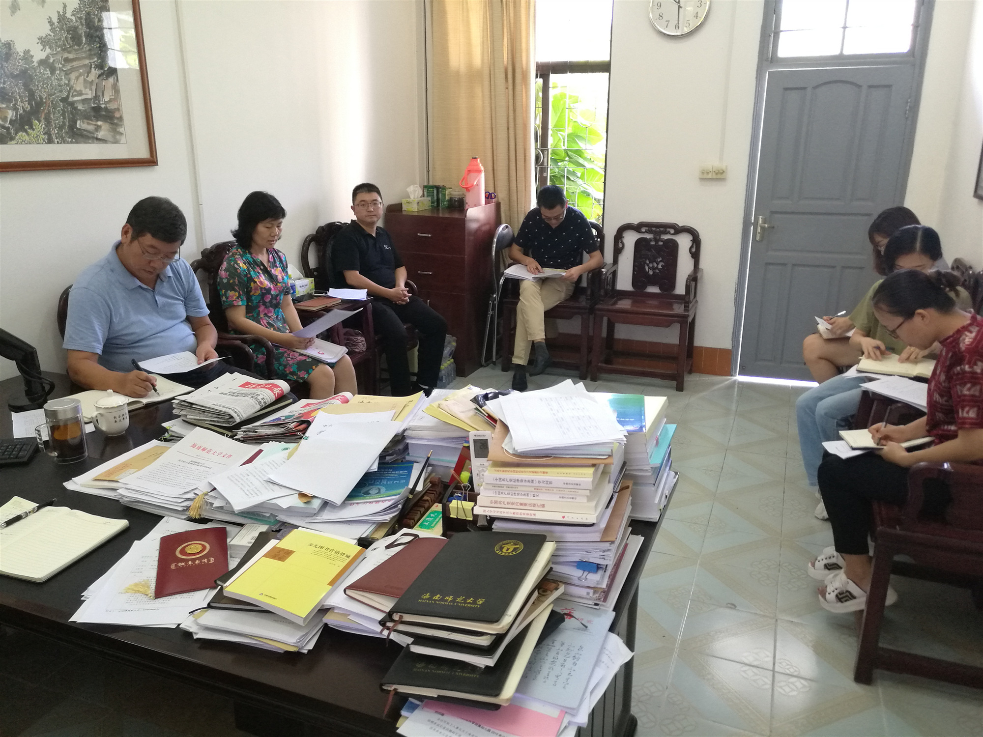 机关第十党支部组织开展“开放创新 科技助力 共建自贸港”主题党日活动