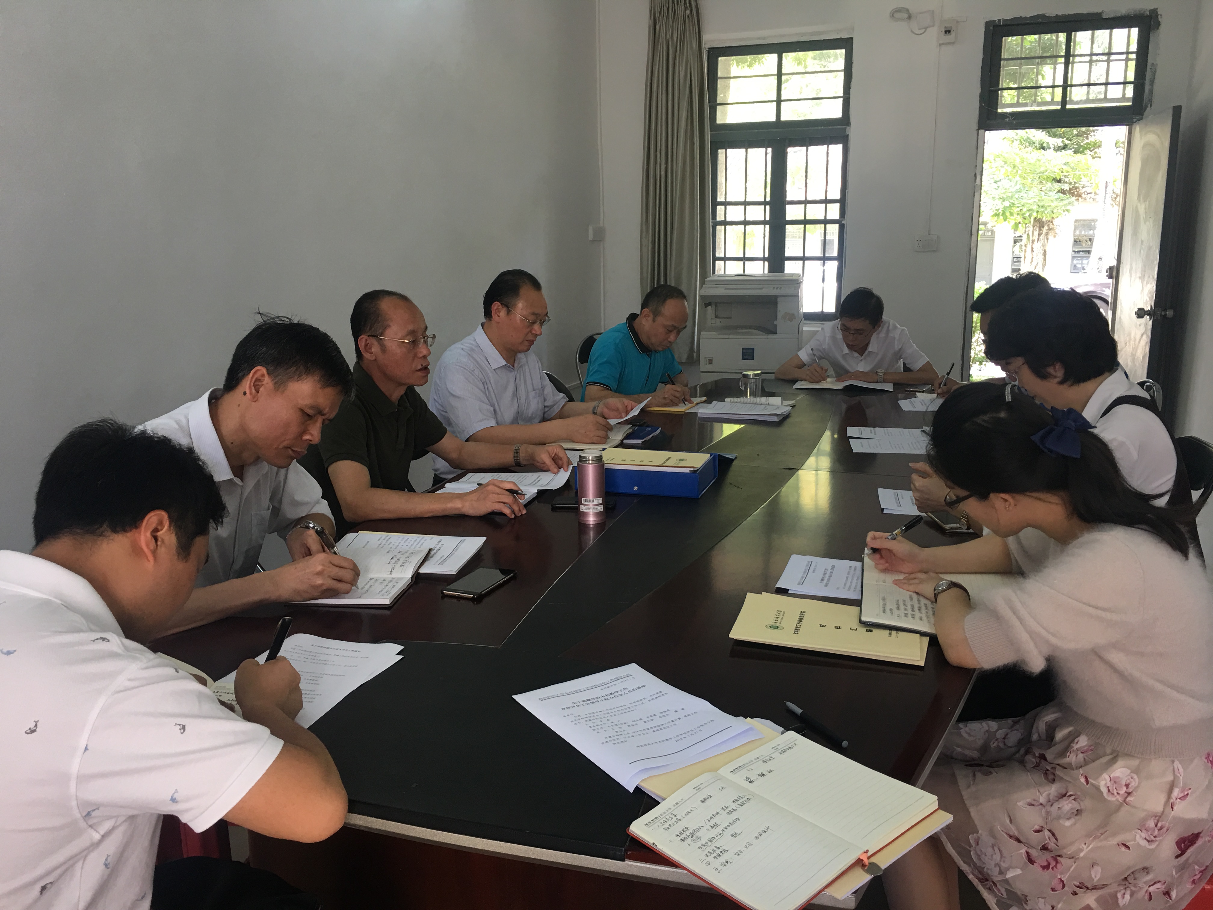 评建办召开工作会议