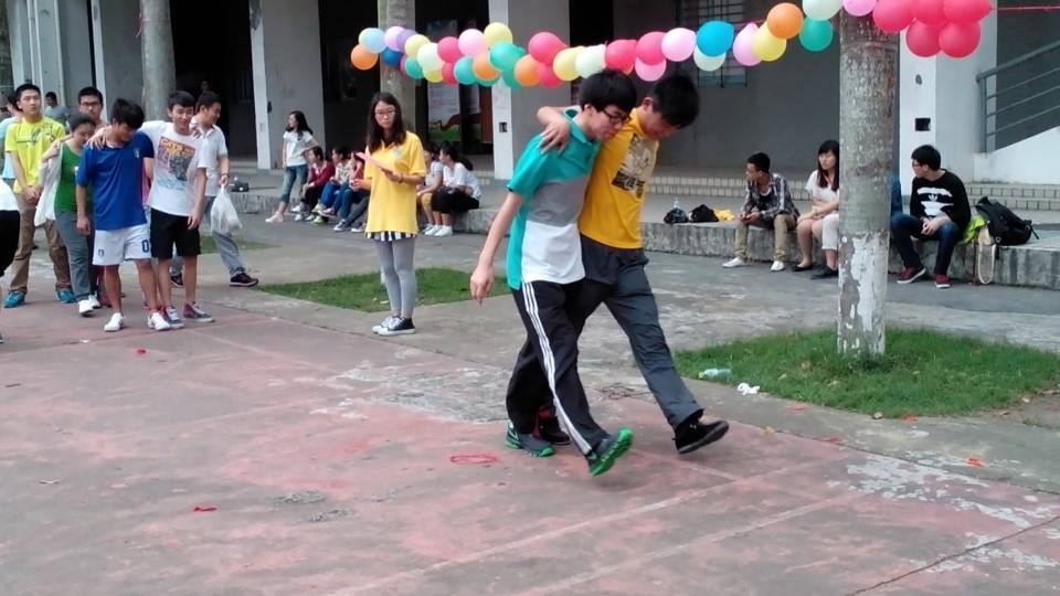 服务女神，欢乐无限――记物理与电子工程学院女生节  