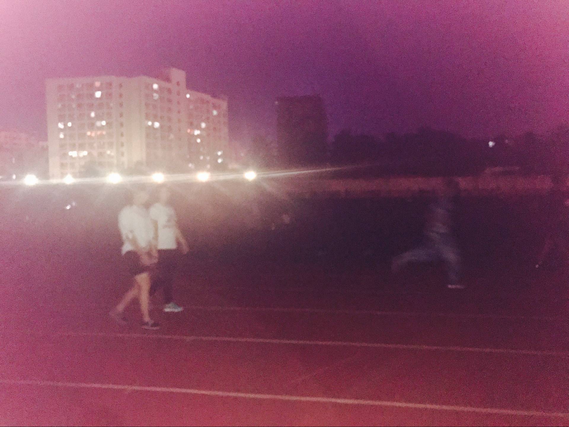 青年之声・―记物理与电子工程学院新生夜跑