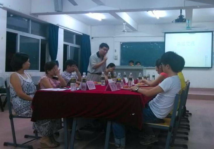 厉兵秣马 奋战明天――记物理与电子工程学院考研交流会