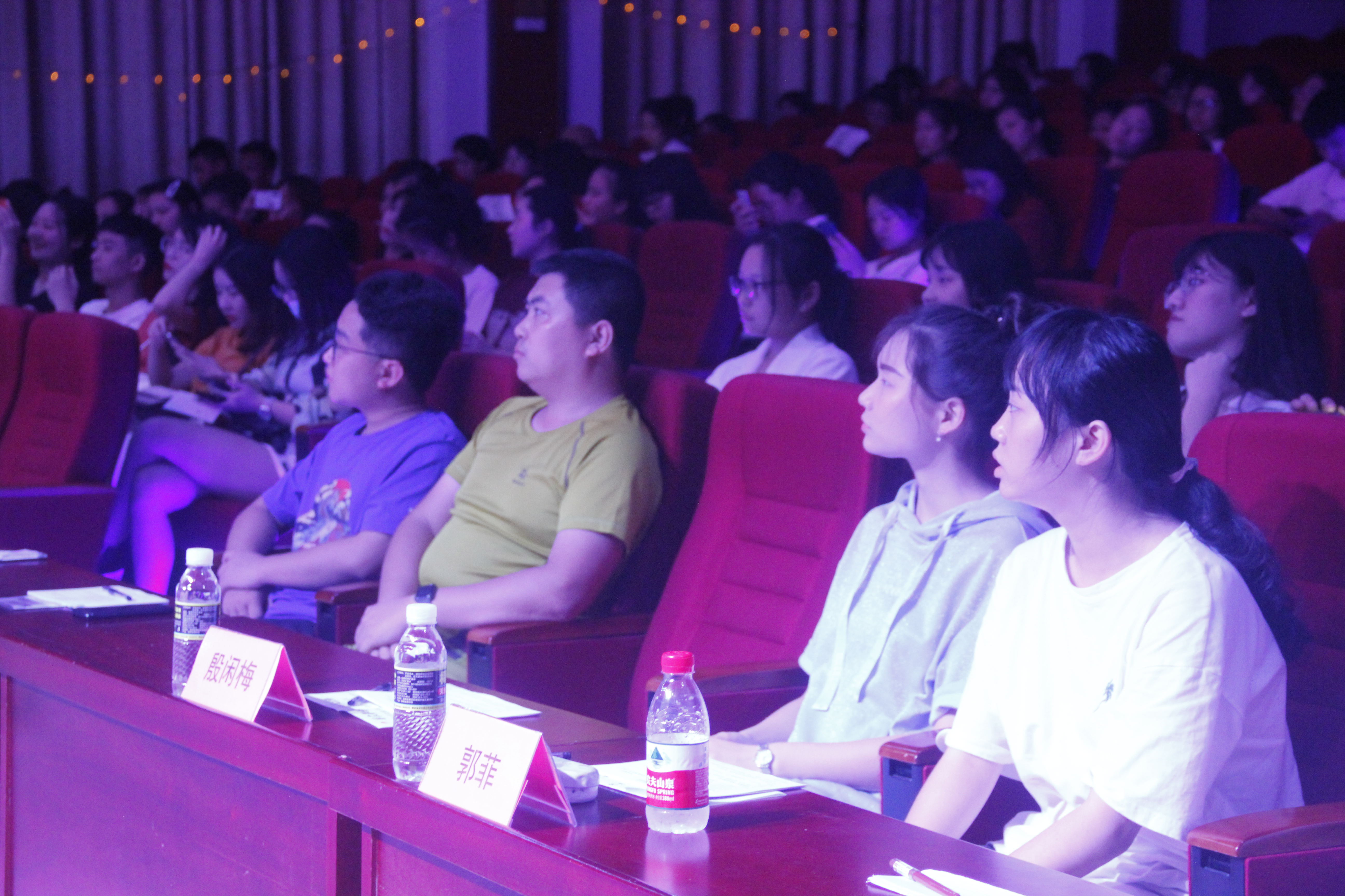 青年之声・记文学院“华裳承古韵，志行展班锋”优秀班集体评比暨颁奖典礼活动