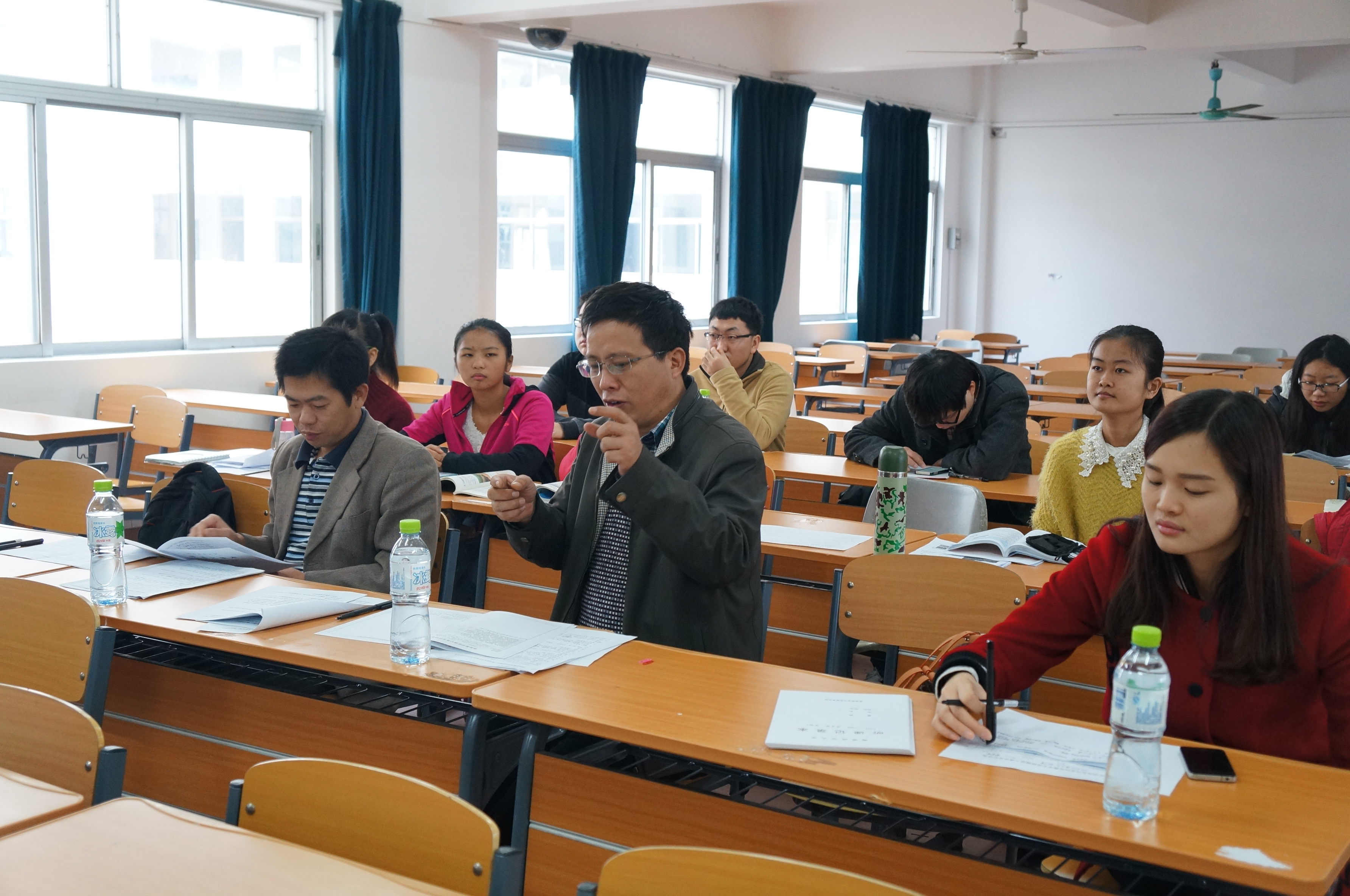 我院召开2011级地理科学专业实习总结大会