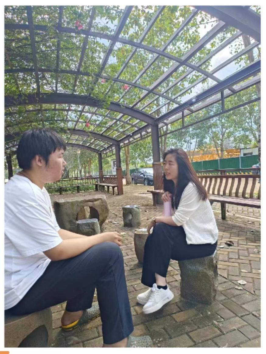 2023级新生班主任张跃跃为学生开辟FREE TALK英语角