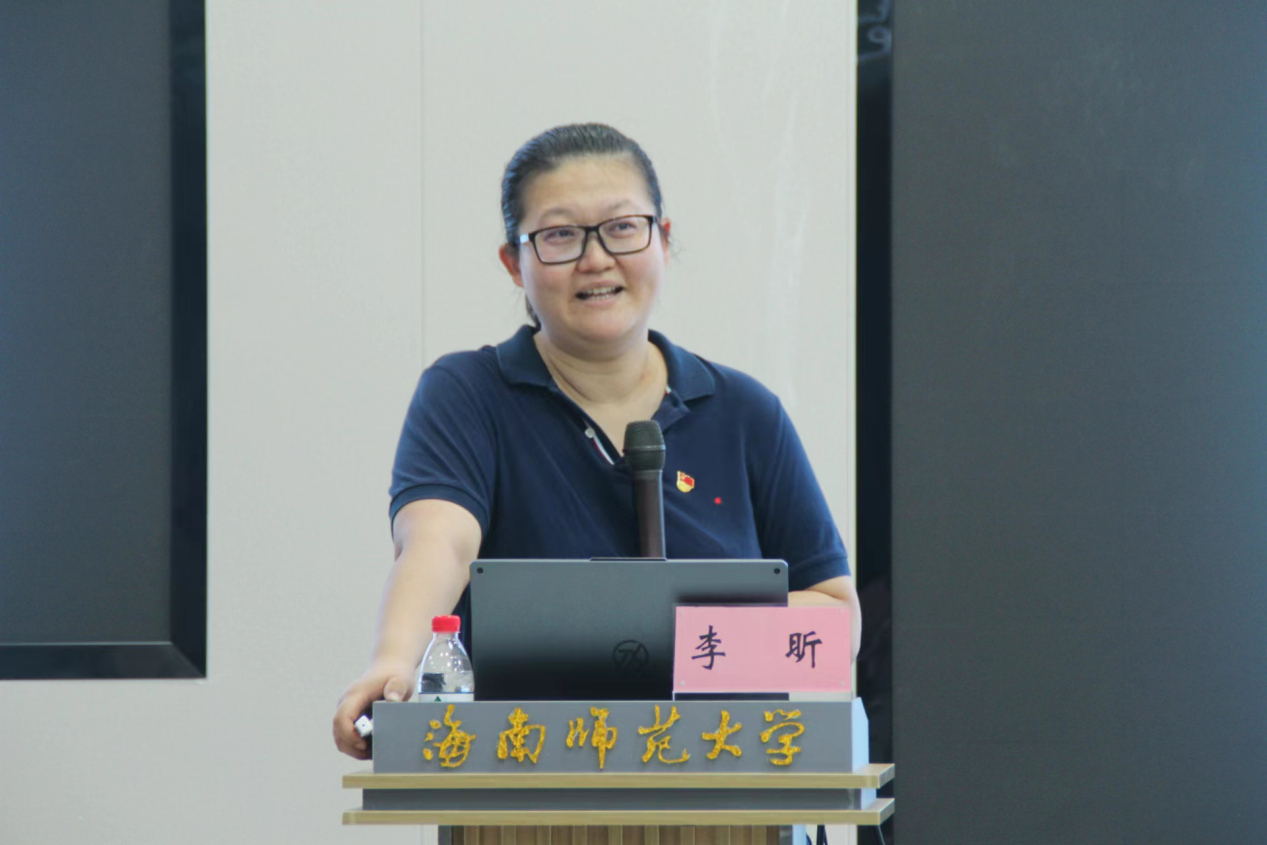 经济与管理学院党委书记李昕为本科生开展专题党课