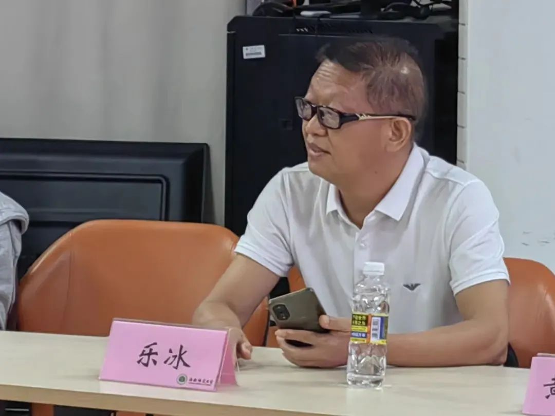 晓剑书斋论坛之张品成主讲“红色小说繁荣的必然性及发展趋势”