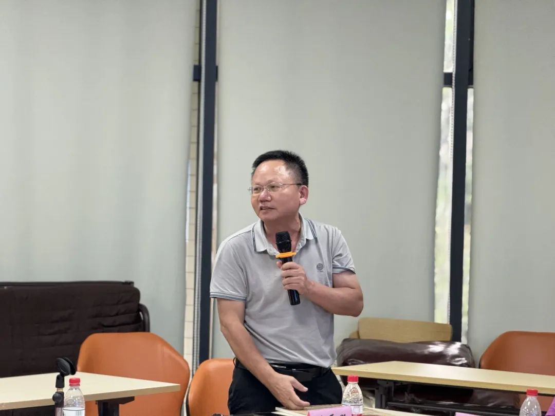 第十四期晓剑书斋论坛：李公羽主讲“海南建省初期报纸新闻工作回顾与研究”