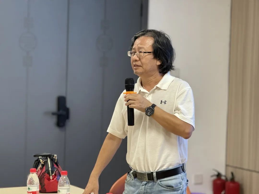 第十四期晓剑书斋论坛：李公羽主讲“海南建省初期报纸新闻工作回顾与研究”