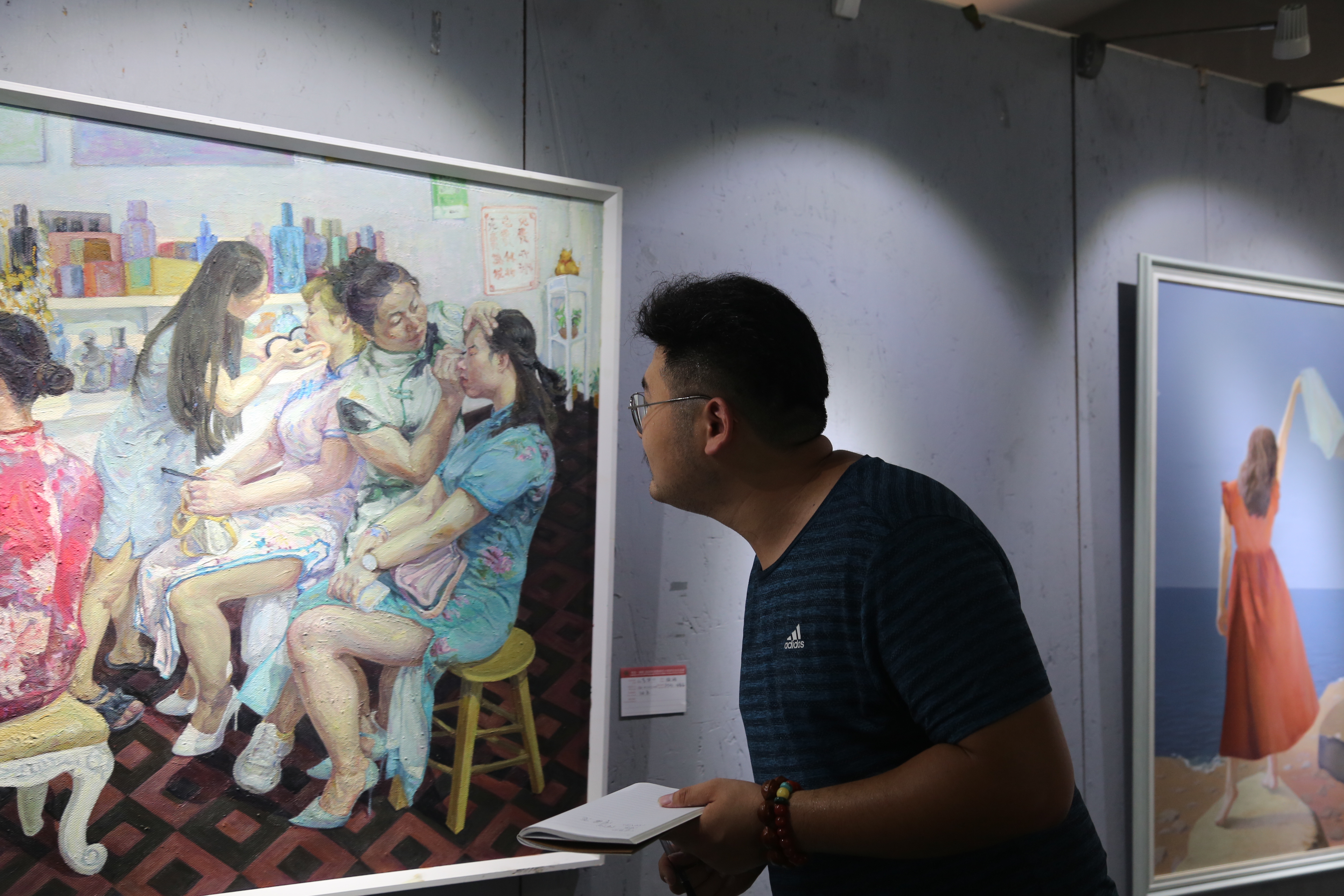 美术学院举办“寻旧·融新” 研究生作品展