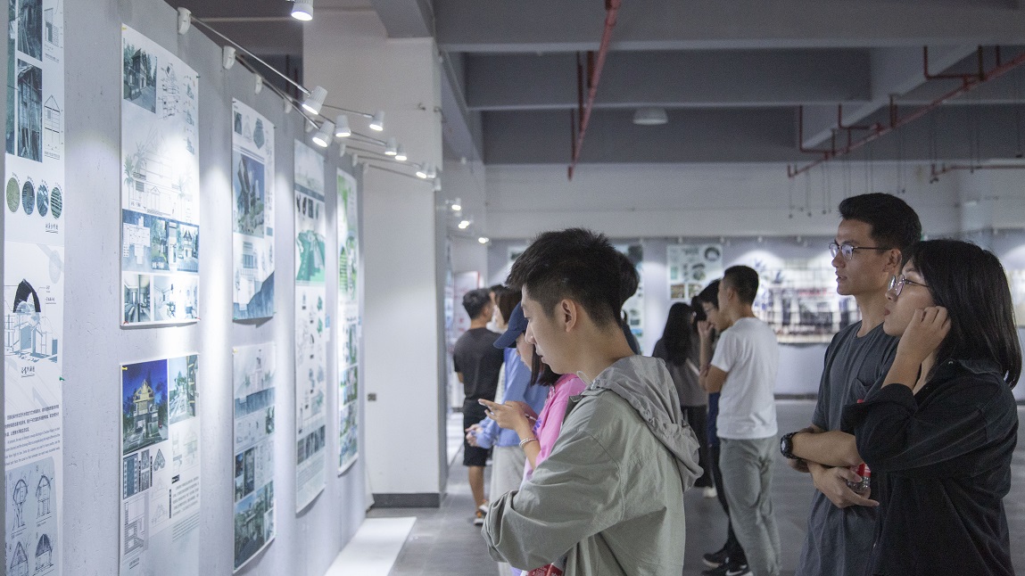 美术学院研究生首届教学成果展开幕