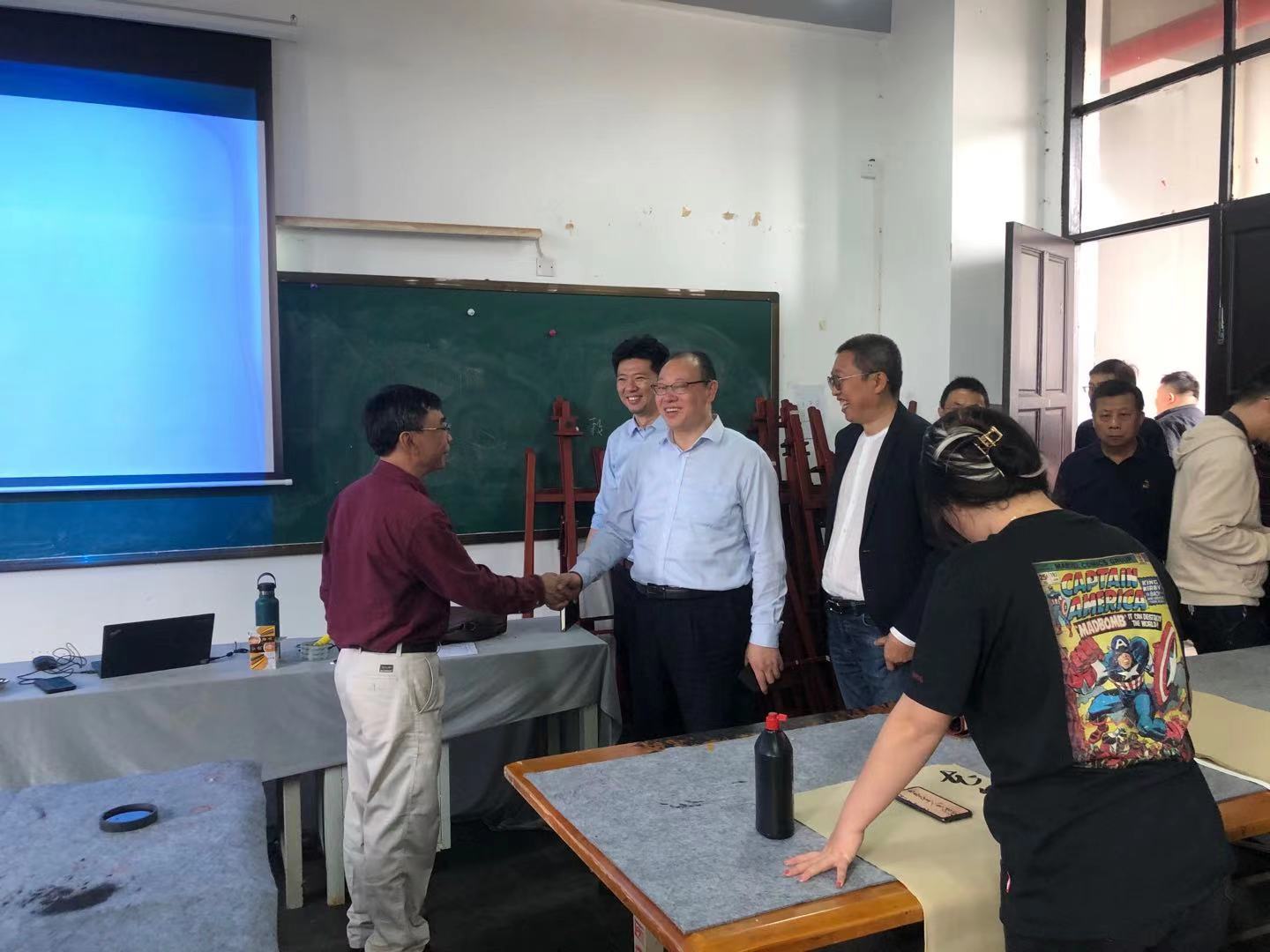李森副校长到美术学院进行开学检查