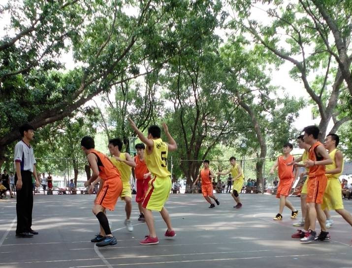 决战数统，夺霸球坛――记物电学院“欢送杯”篮球南校区决赛