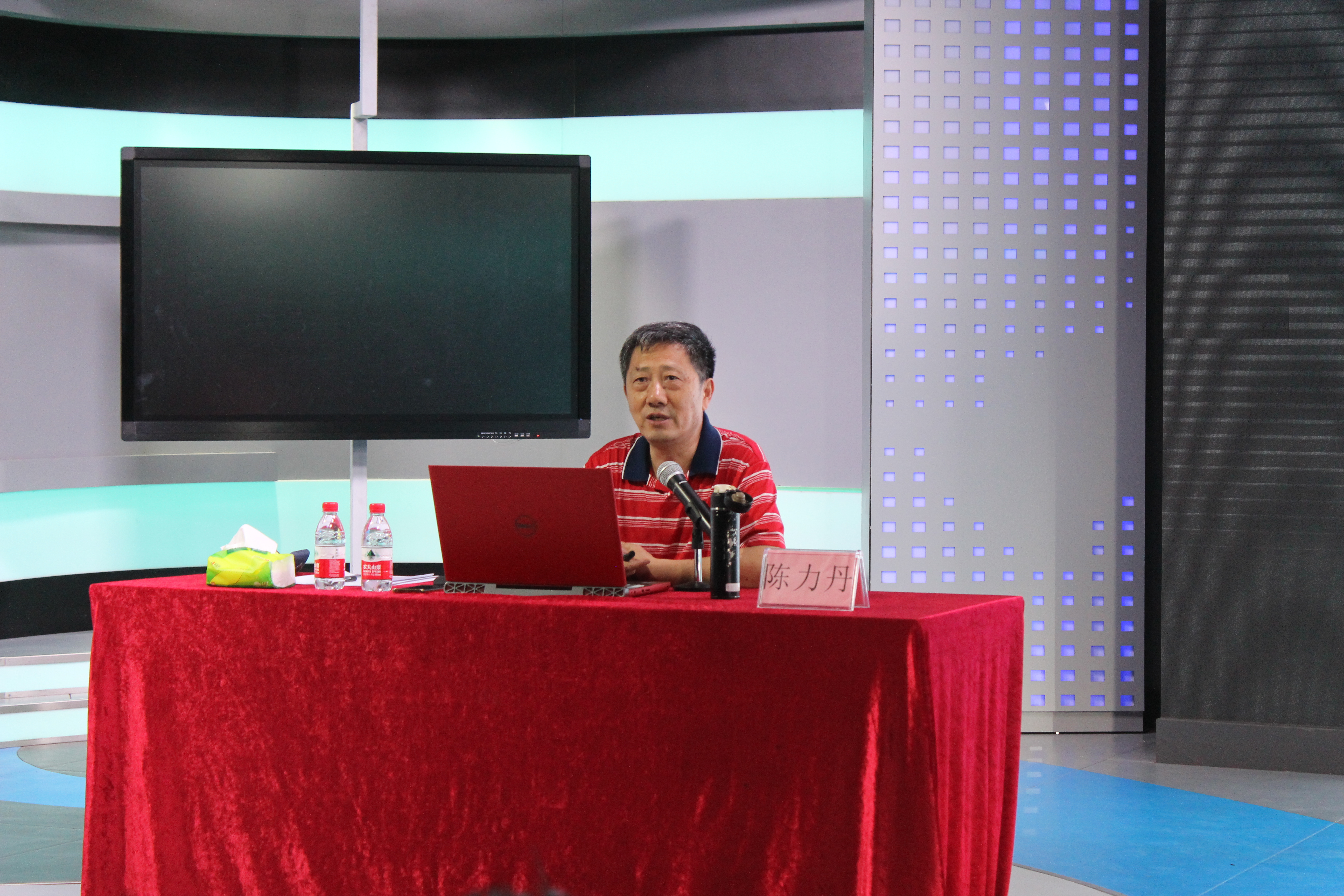 青年之声・中国人民大学荣誉一级教授陈力丹老师为新闻传播学子讲学