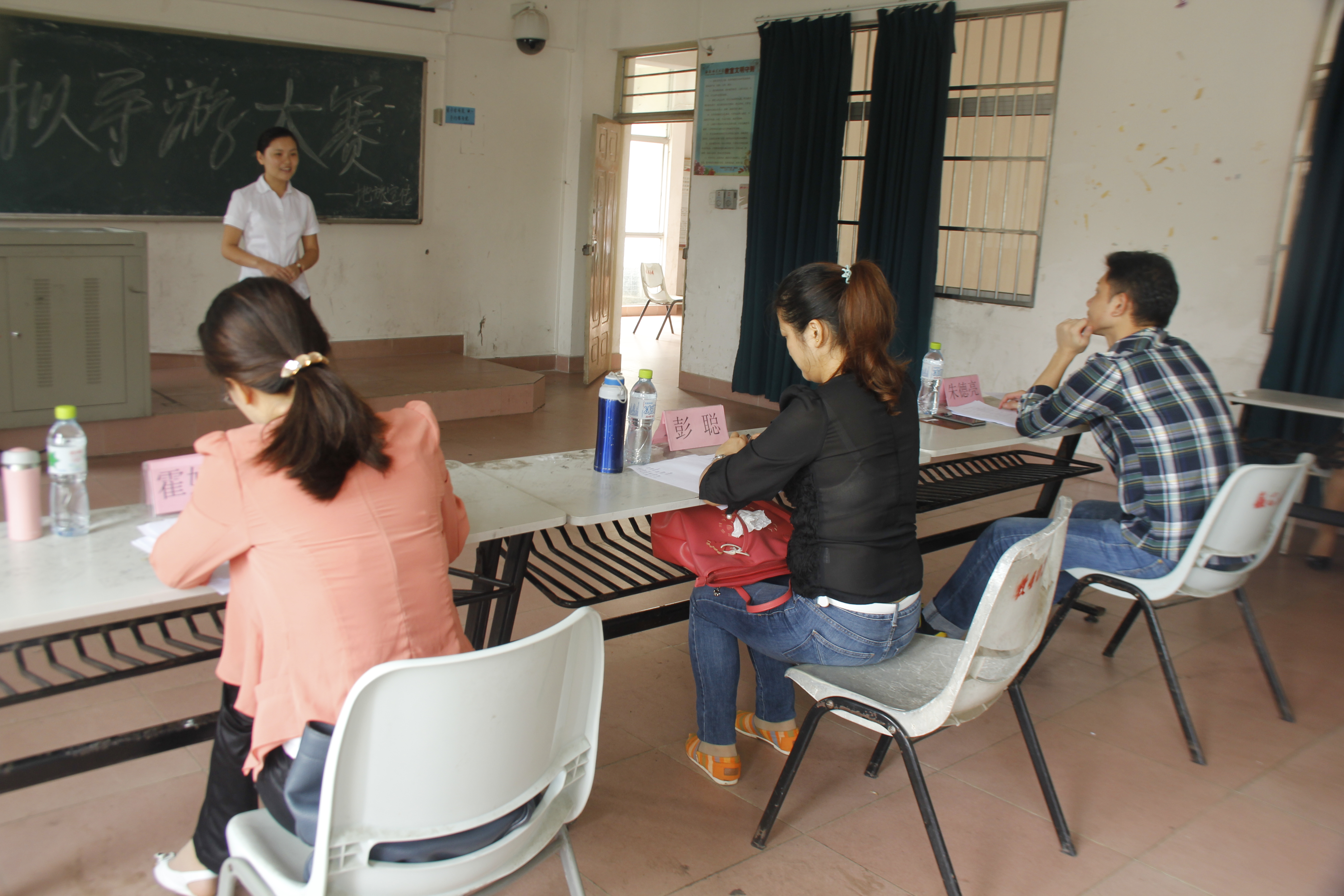 “弘扬中华文化，培养旅游精英”――记地理与旅游学院模拟导游大赛初赛