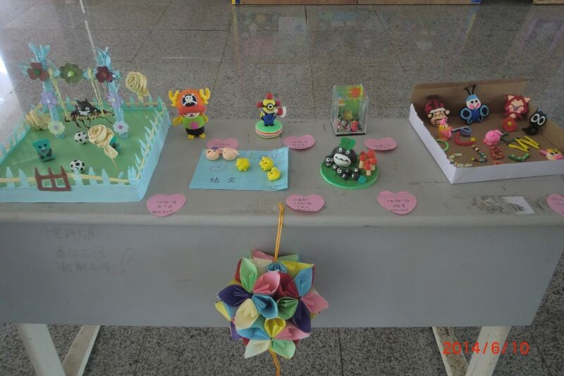 记教育科学学院2011级学前教育专业手工作品展