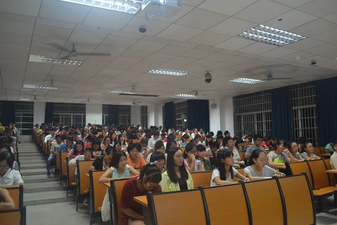 秉承校训，潜心静读――记初等教育学院2014级新生入学教育讲座