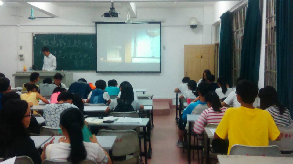 汲取青春正能量，践行核心价值观――记物理与电子工程学院微电影观看暨影评交流会