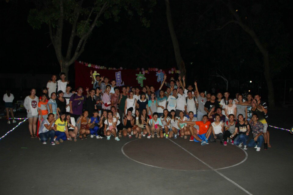 舞见奇谭――记物电学院扫盲舞会 