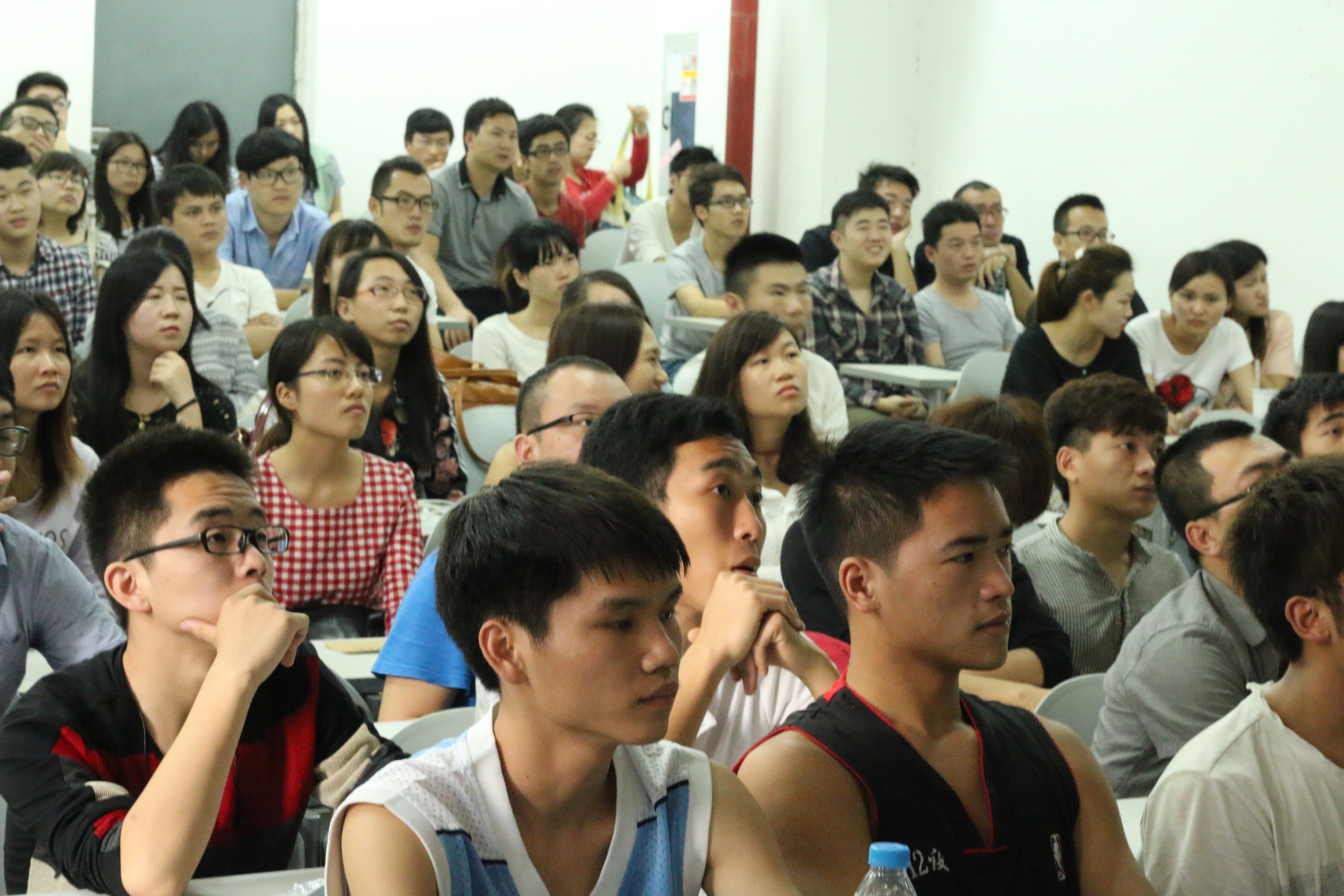 美术学院邀约“布言布语”设计公司现场招聘会