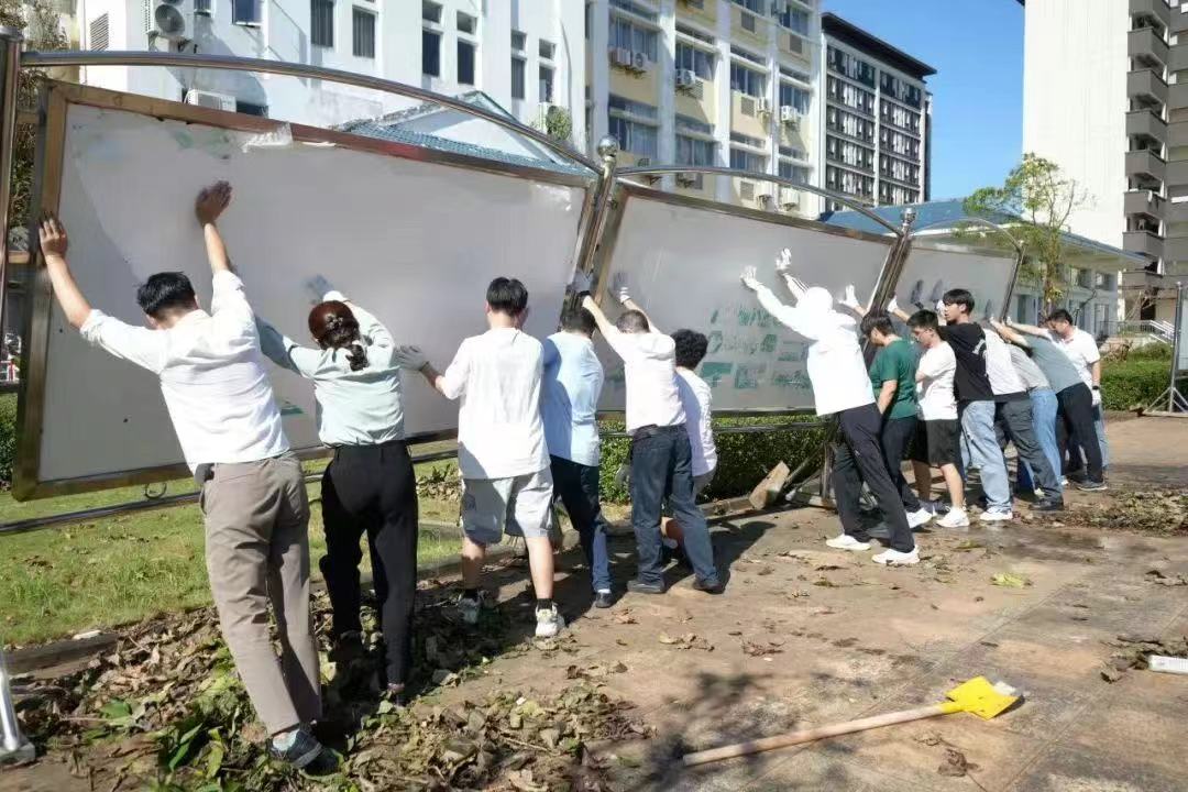 各学院开展校园恢复重建工作（二）