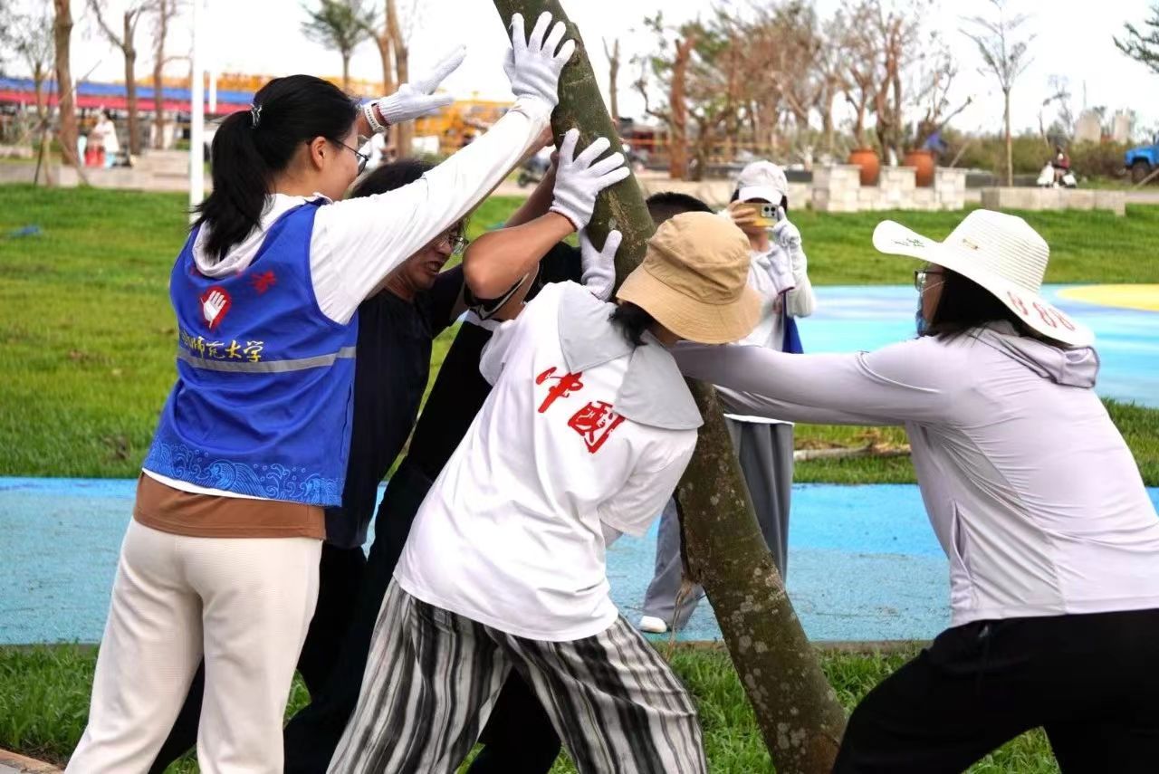 各学院开展校园恢复重建工作（二）