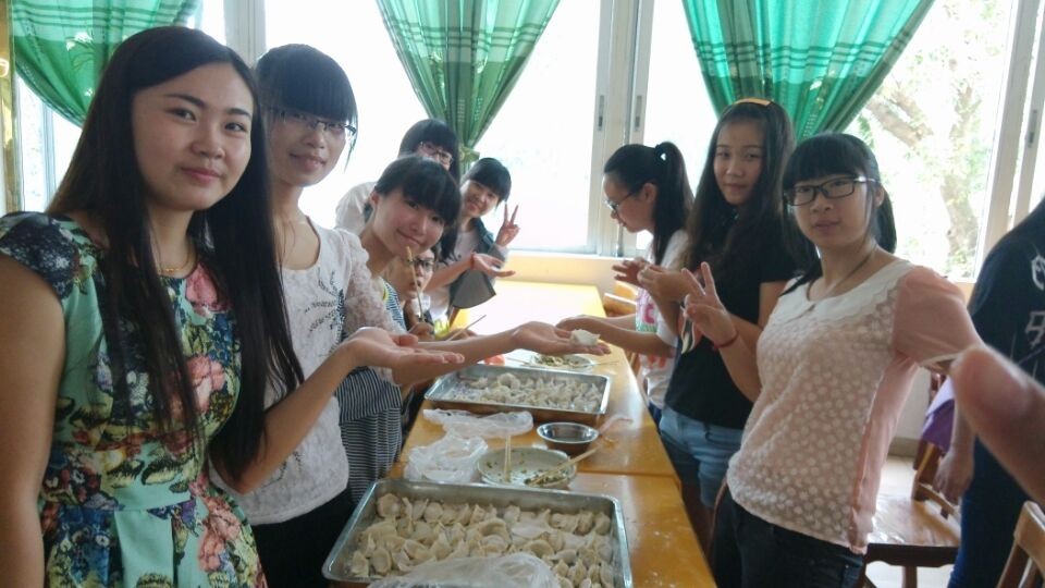 青春不老，我们不散――记初等教育学院12级中文1班的女生节系列活动