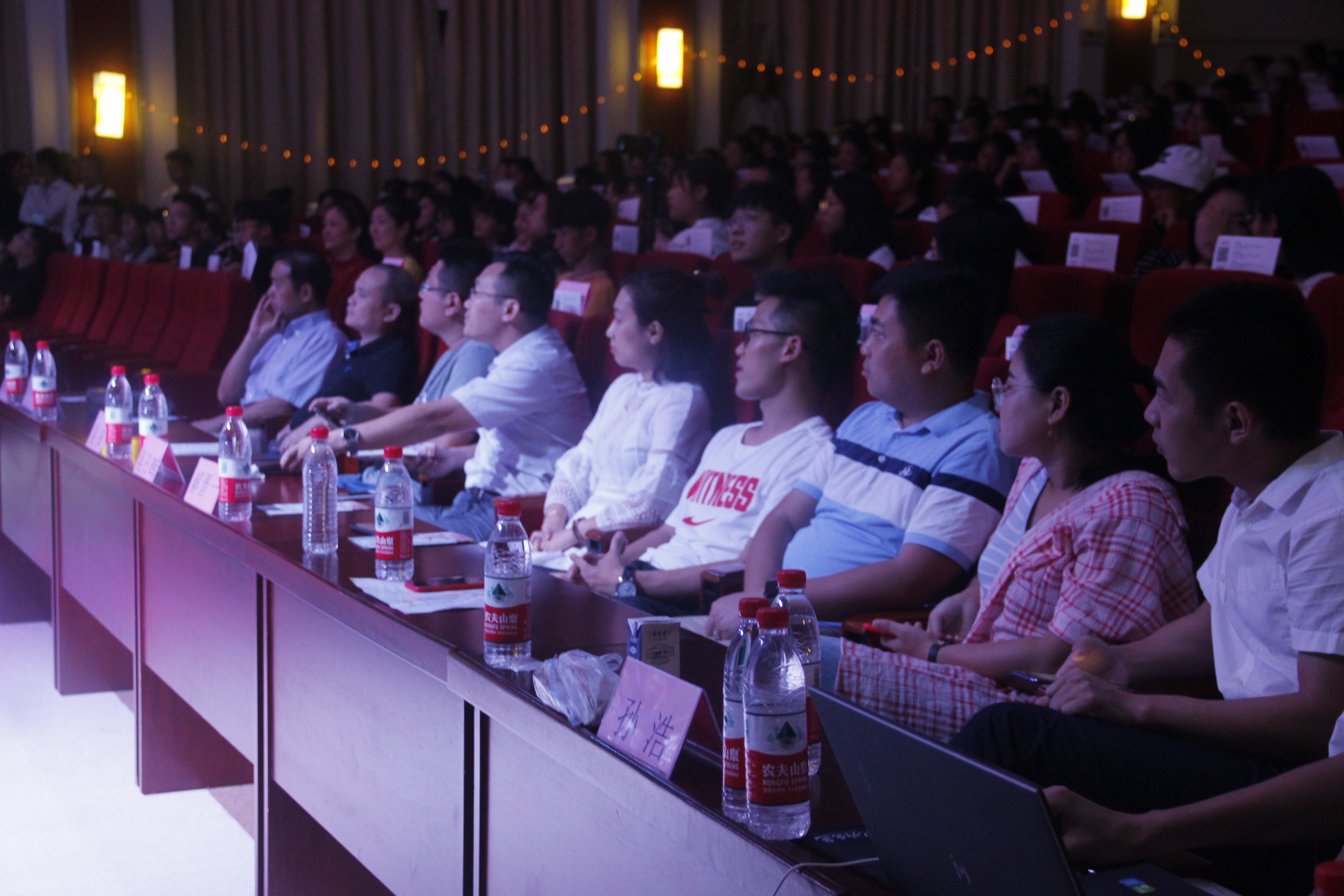 青年之声・记文学院“以梦为马，诗舞年华”迎2018级新生文艺晚会