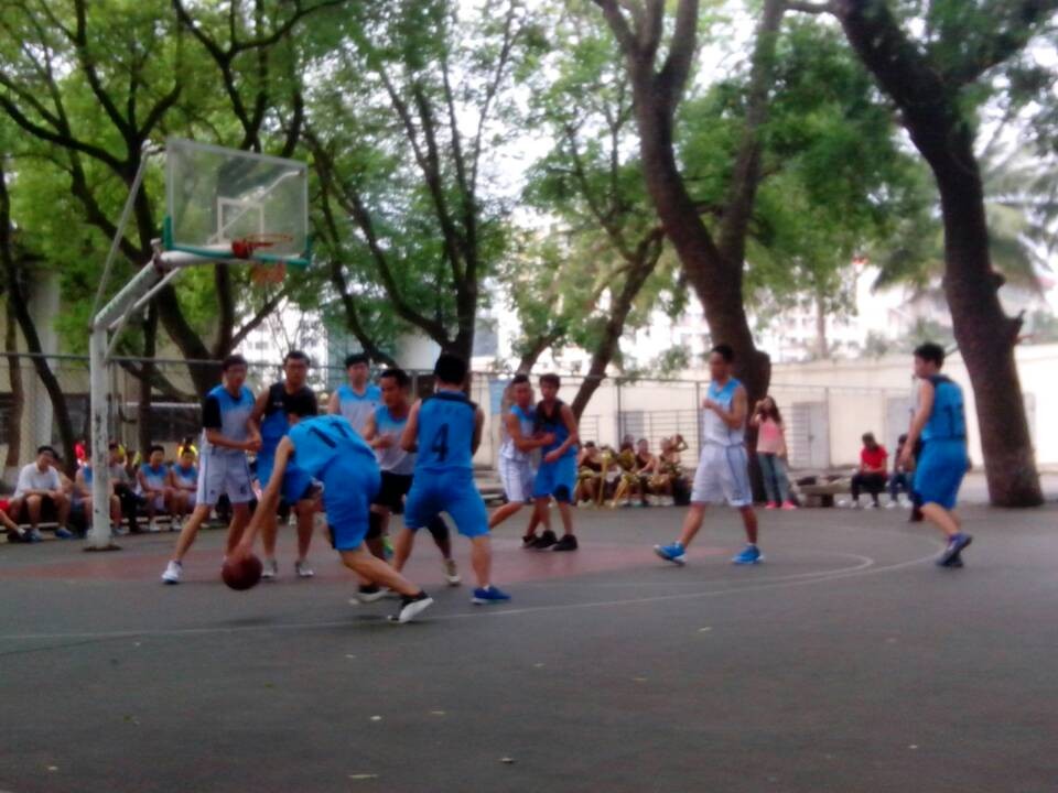 旗开得胜 首战告捷――记生科院男篮女排比赛