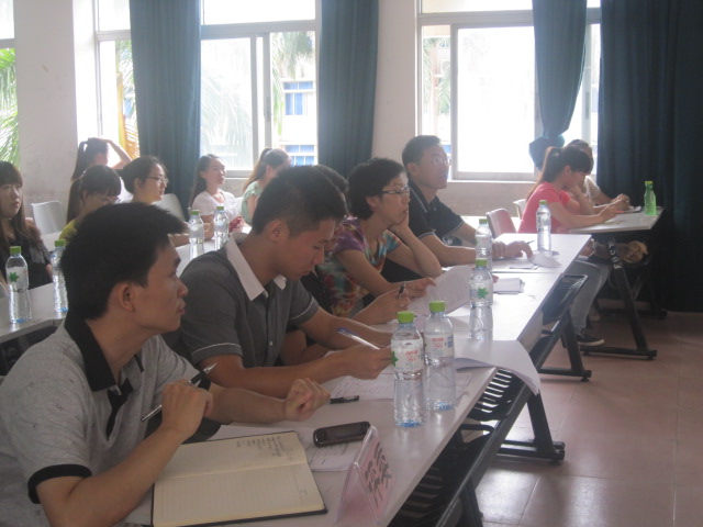 四月 我们的视听盛宴――记生命科学学院第二届英语演讲比赛