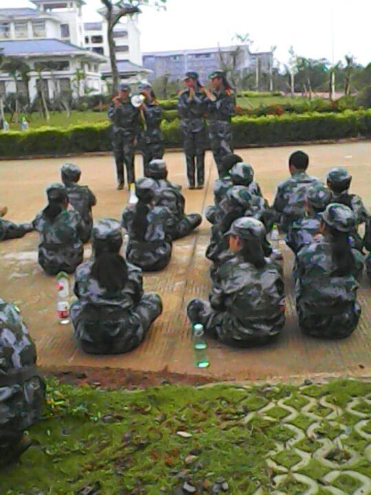 都说军训多是苦，我言军训趣无穷――教育科学学院14级新生军训报道