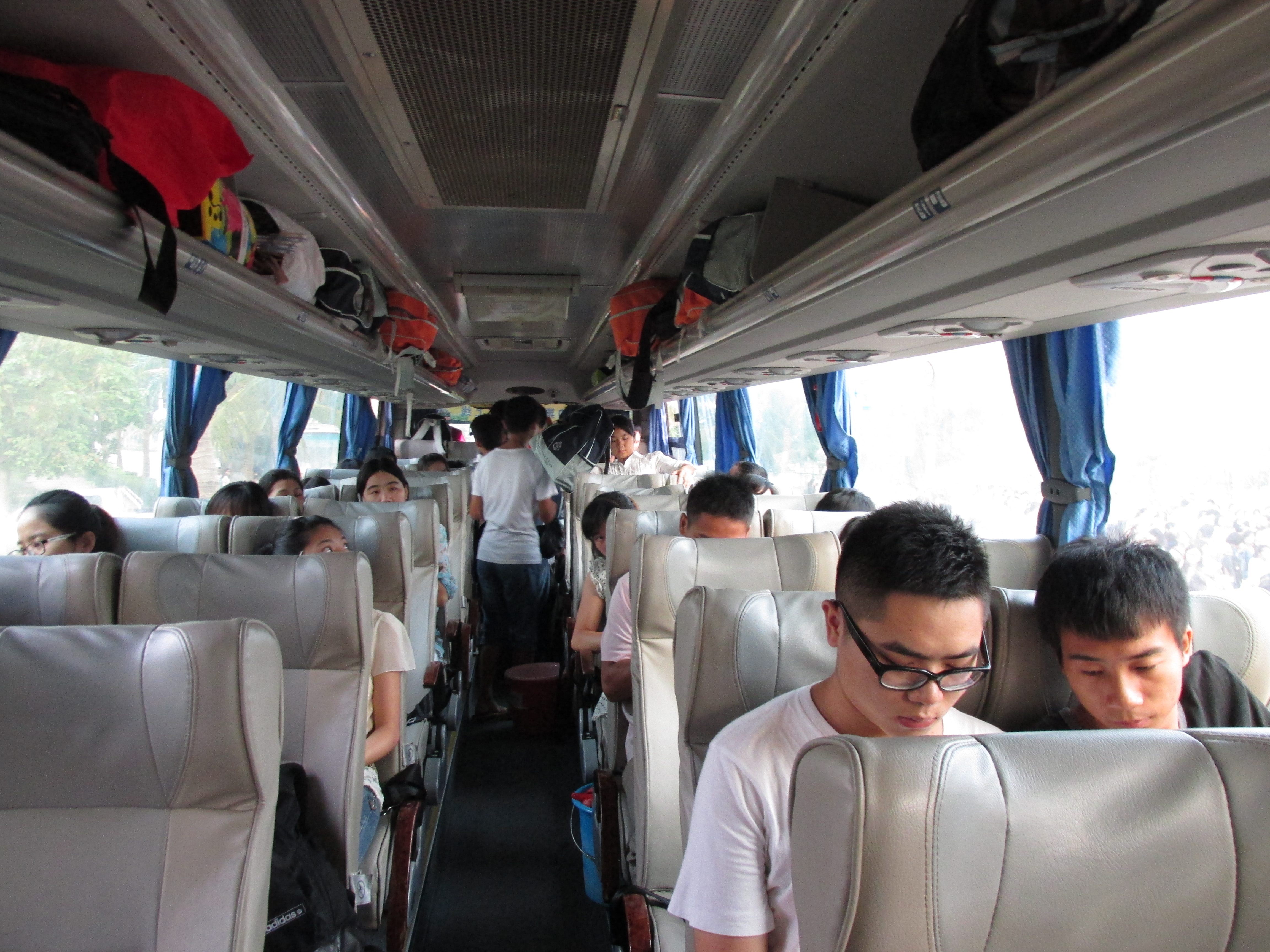 师道绵长，爱心万里――记文学院欢送2014届“顶岗支教”实习生