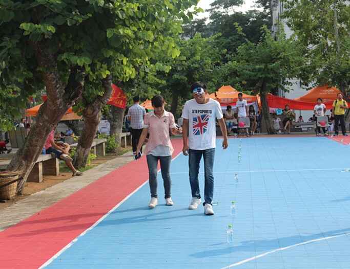 阳光下的气球――记物电学院参加2014年校趣味运动会